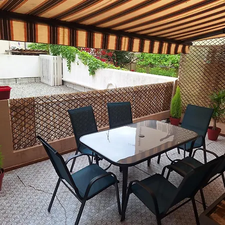 Promenade Des Apartment